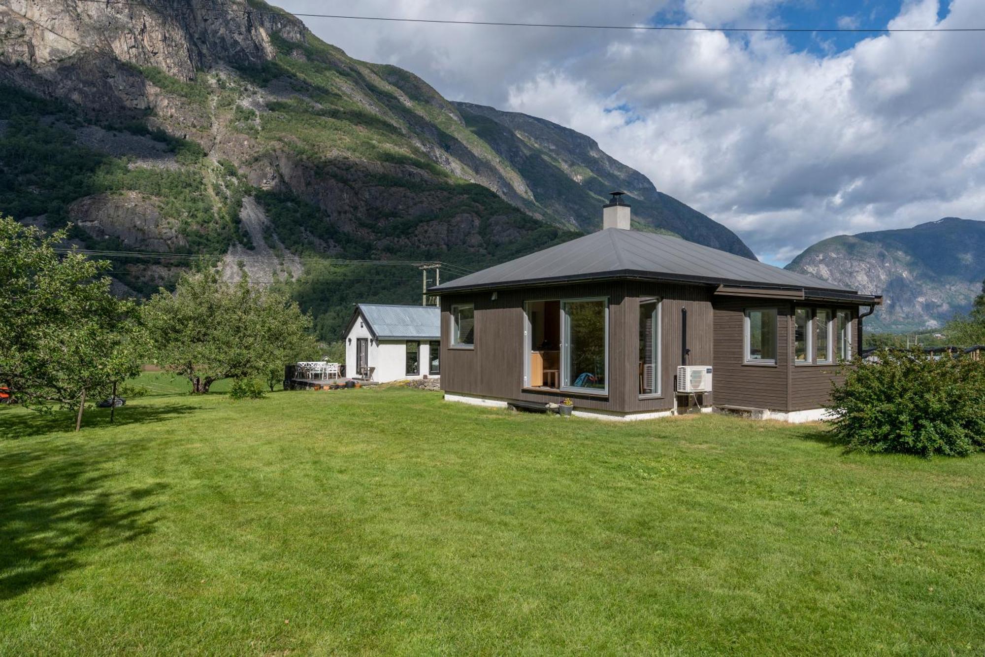 Jordeplegarden Holiday Home - Part Of A Farm - Two Buildings - Close To Flam Lærdalsøyri Εξωτερικό φωτογραφία