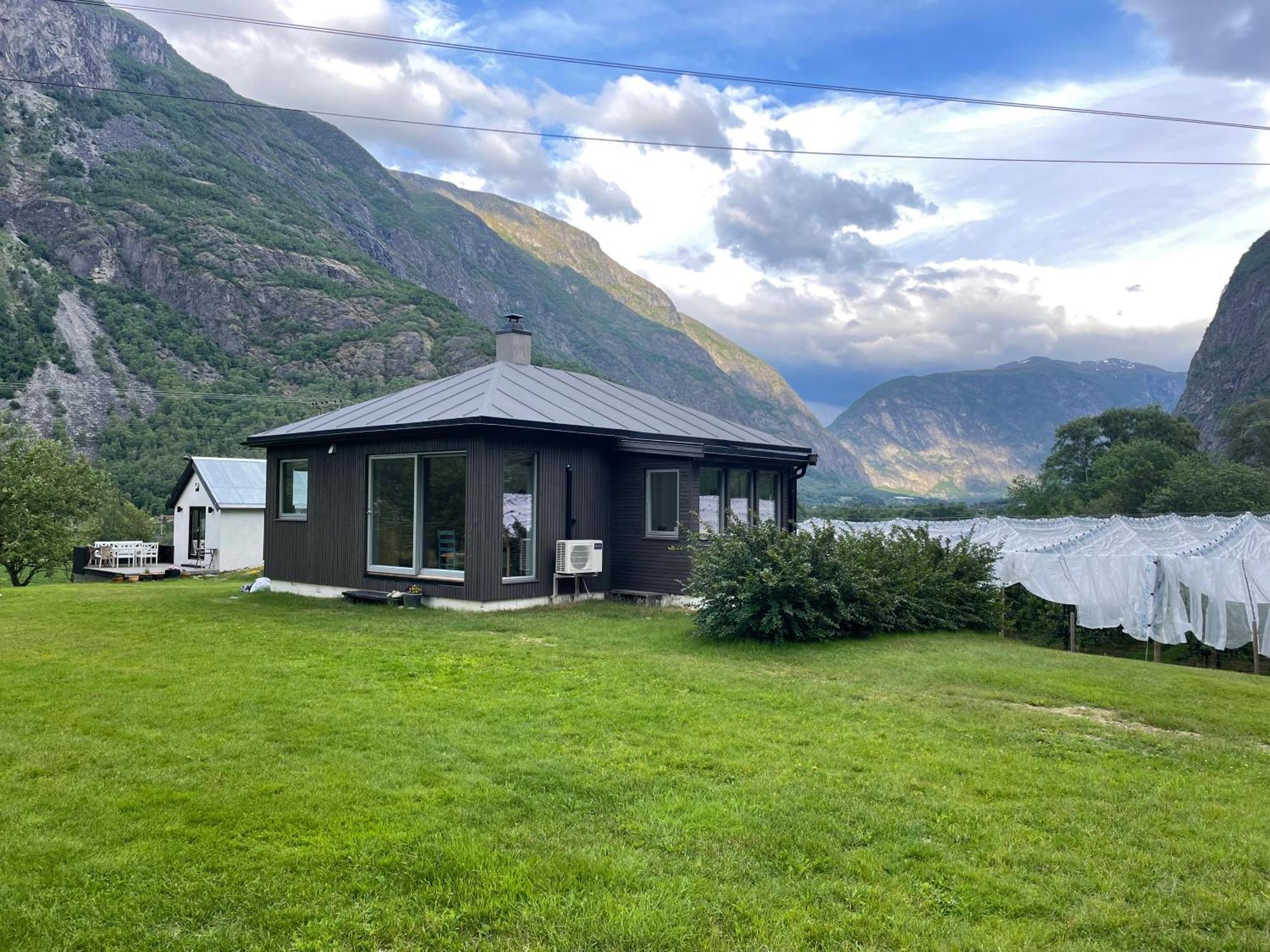 Jordeplegarden Holiday Home - Part Of A Farm - Two Buildings - Close To Flam Lærdalsøyri Εξωτερικό φωτογραφία